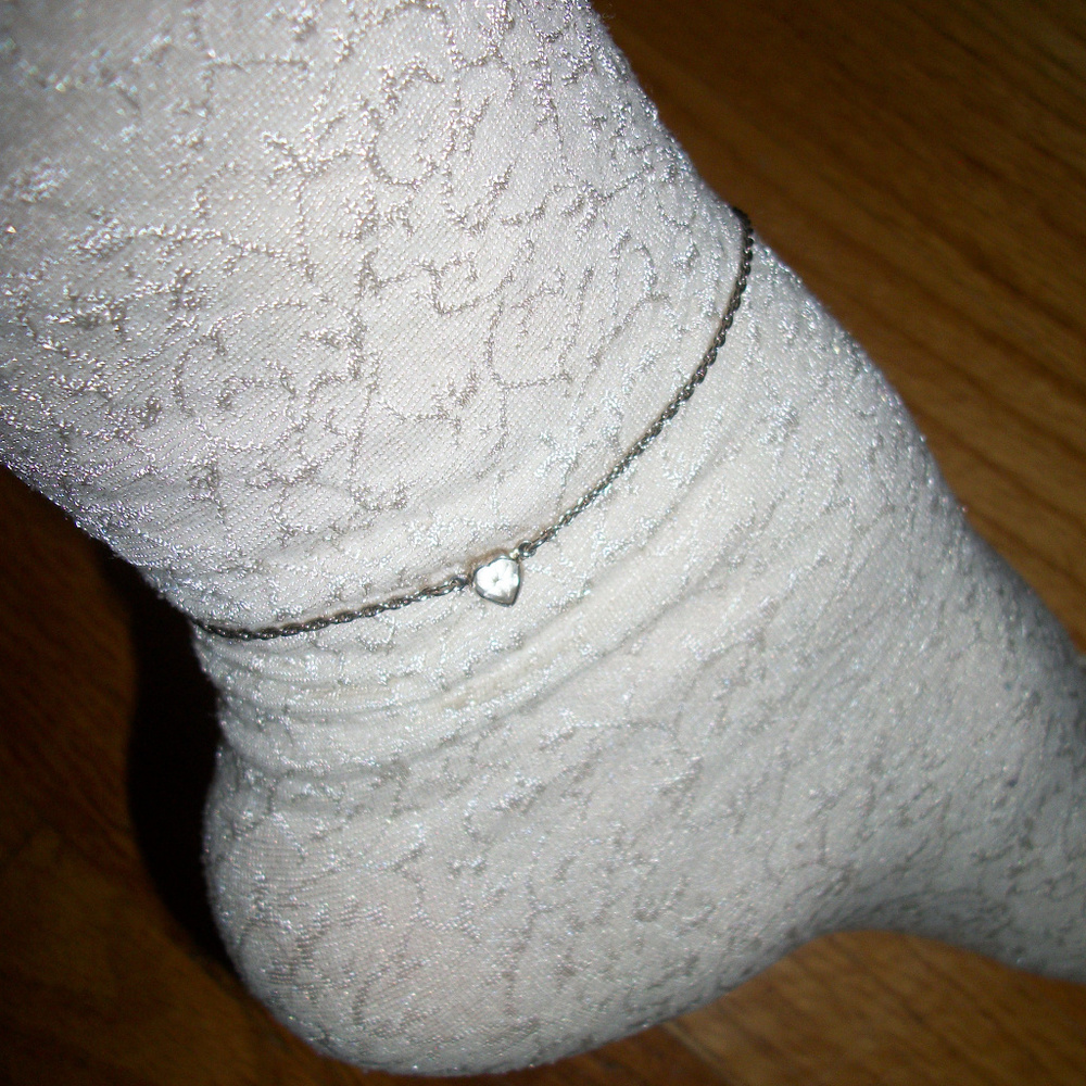 Vintage AVON SIlver ankle chain w rhinestone heart